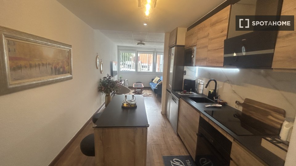Double room Barcelona, 1 bed, 80m² — photo 2
