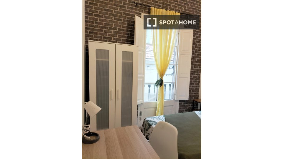 Double room Madrid, 5 beds, 100m² — photo 14