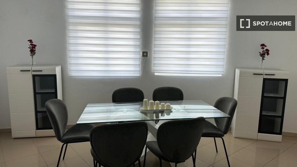 Apartment Santa_Cruz_De_Tenerife, 3 beds, 117m² — photo 1