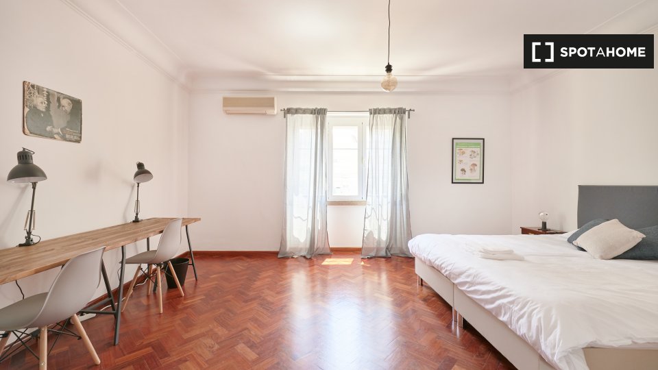 Double room Lisbon, 7 beds, 200m² — photo 4