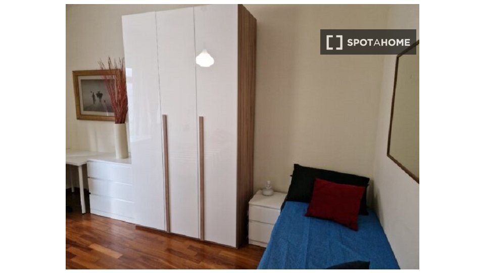 Double room Turin, 2 beds — photo 16