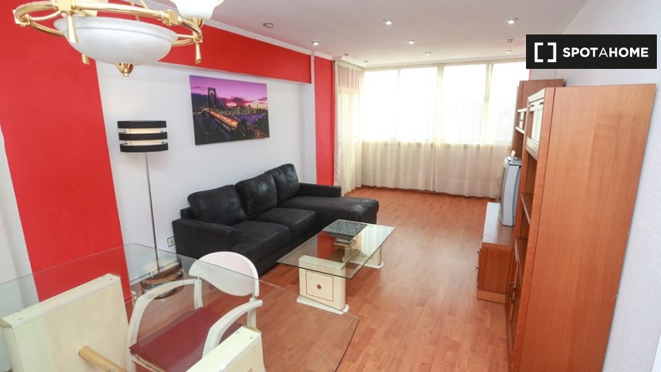 Double room Valencia, 3 beds, 120m² — photo 8