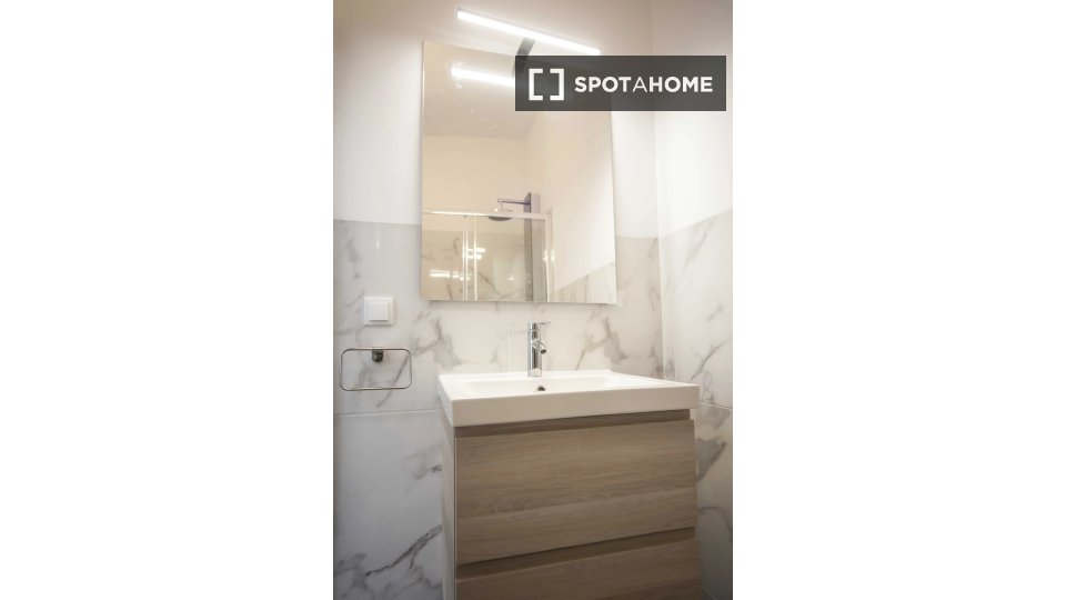 Double room Lisbon, 4 beds — photo 6