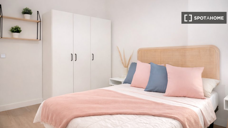 Double room Madrid, 7 beds — photo 23