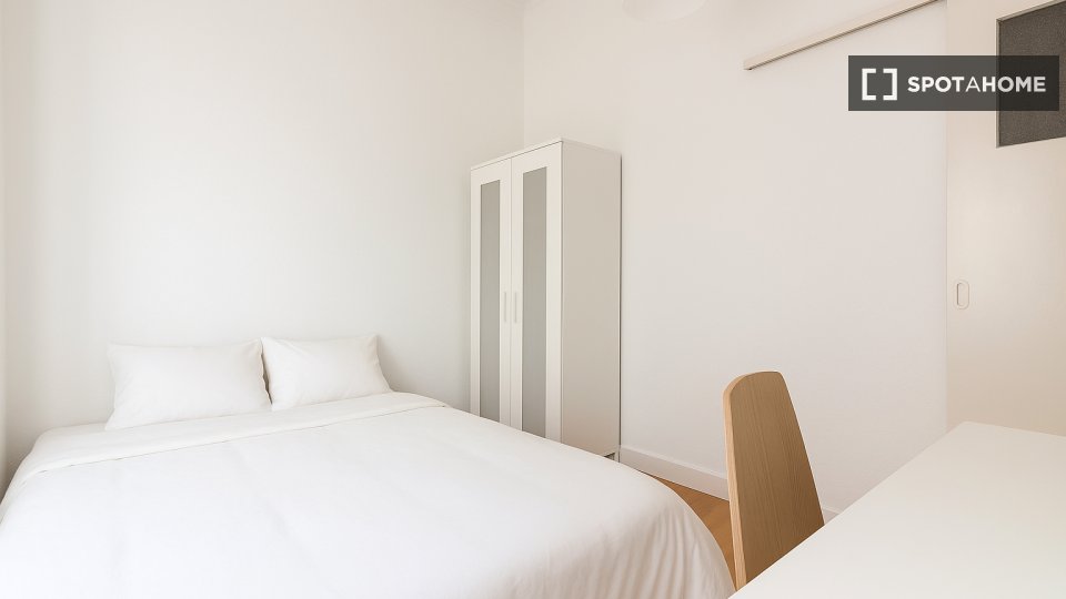 Double room Lisbon, 7 beds — photo 28