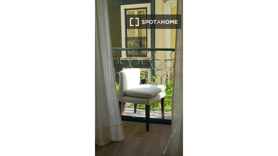Apartment Lisbon, 3 beds, 135m² — photo 4