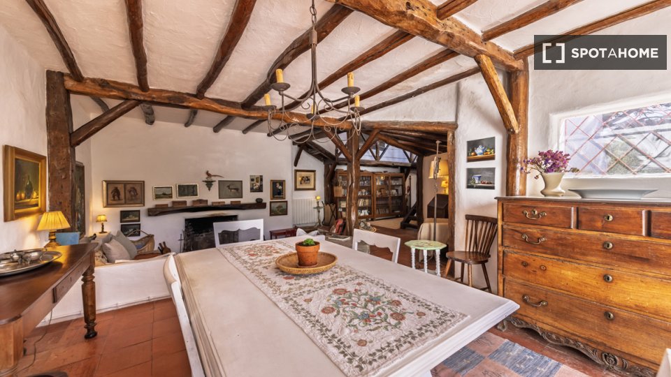 Apartment Lisbon, 4 beds, 200m² — photo 1