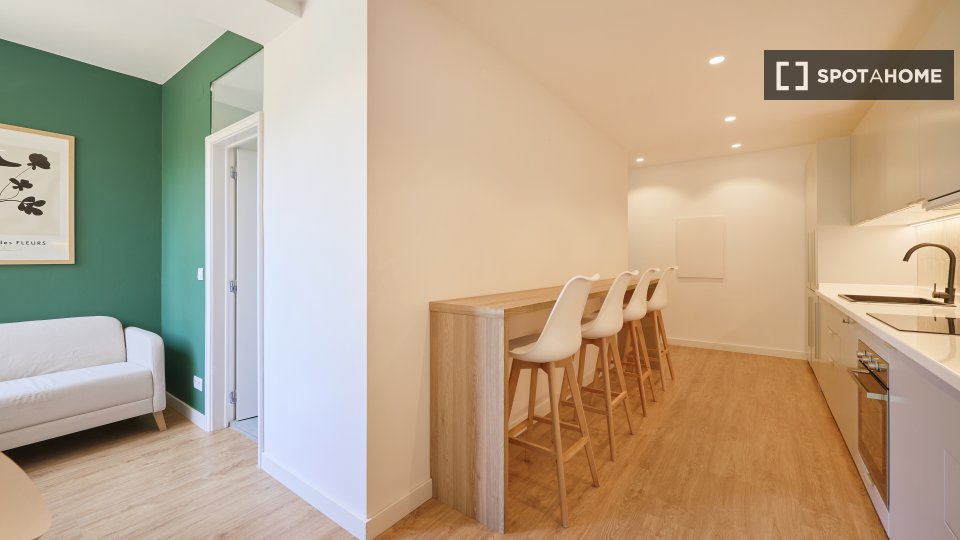 Double room Lisbon, 4 beds — photo 16