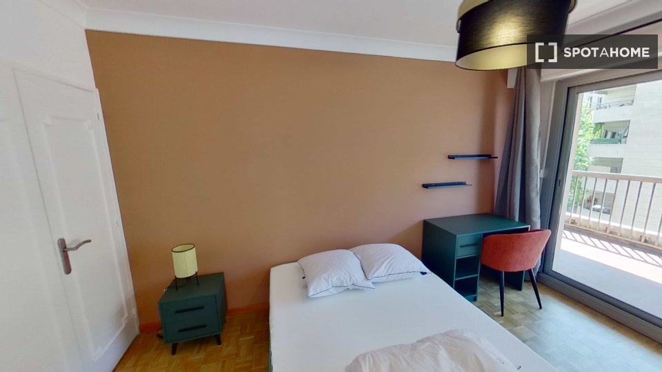 Double room Marseille, 15 beds — photo 13