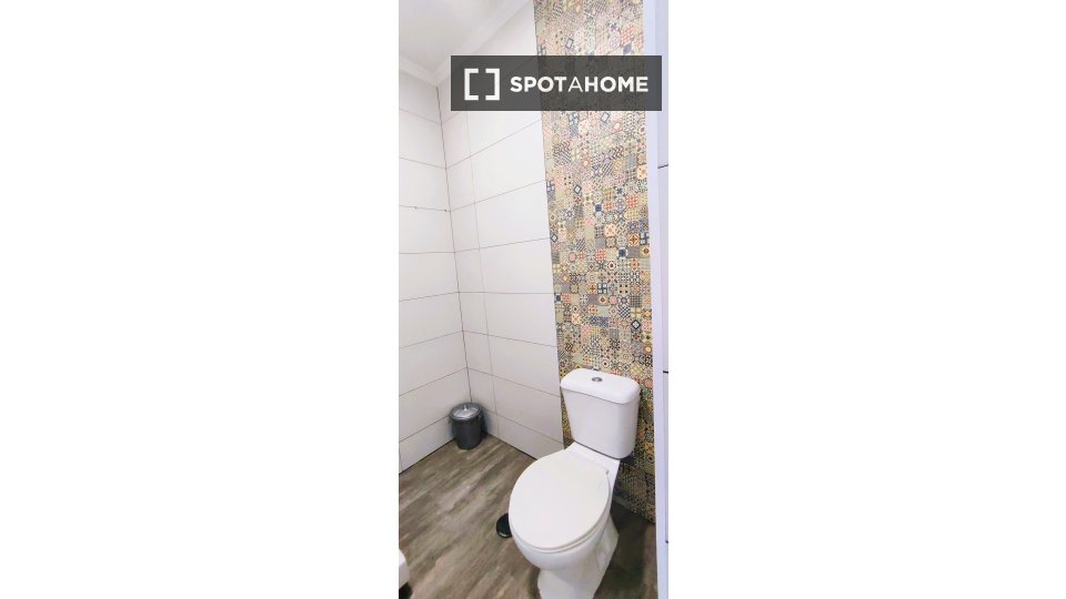 Double room Lisbon, 3 beds, 70m² — photo 3