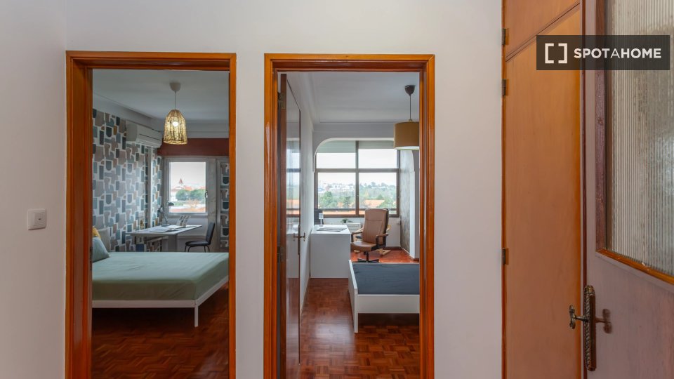 Double room Lisbon, 4 beds — photo 17