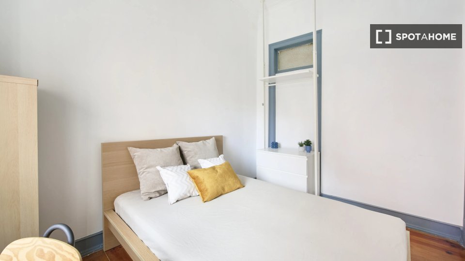 Double room Lisbon, 4 beds — photo 3