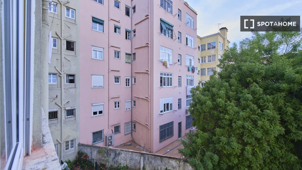 Double room Lisbon, 6 beds — photo 5
