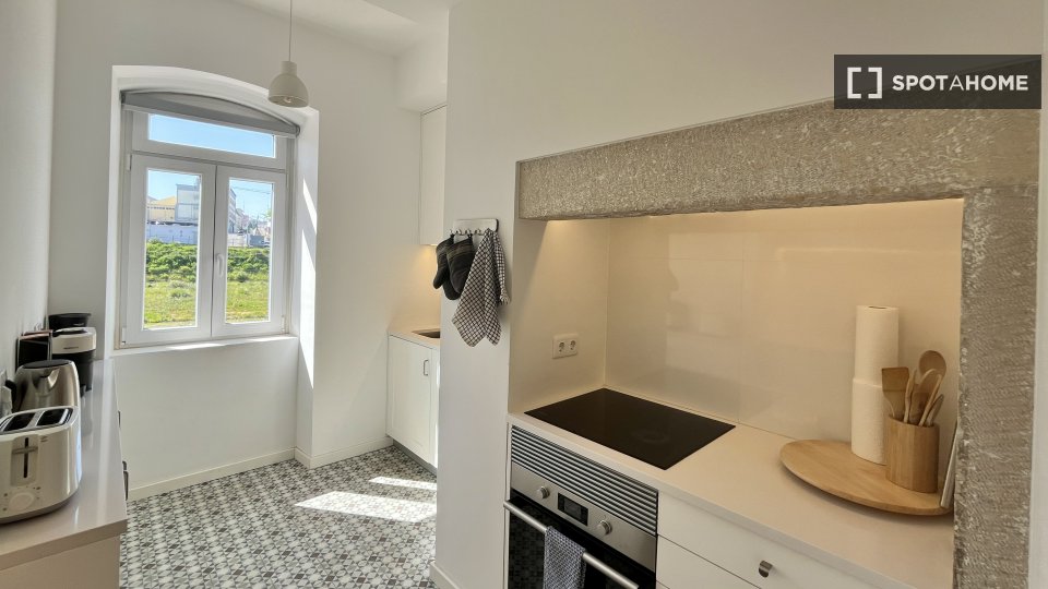 Apartment Lisbon, 1 bed, 72m² — photo 1
