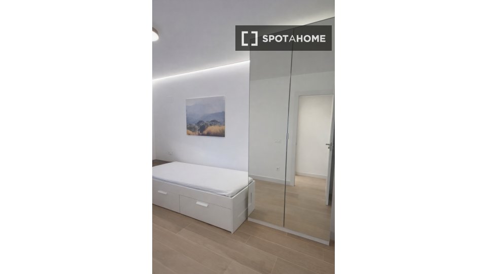Double room Valencia, 4 beds, 80m² — photo 11