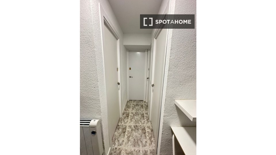 Double room Madrid, 5 beds — photo 9