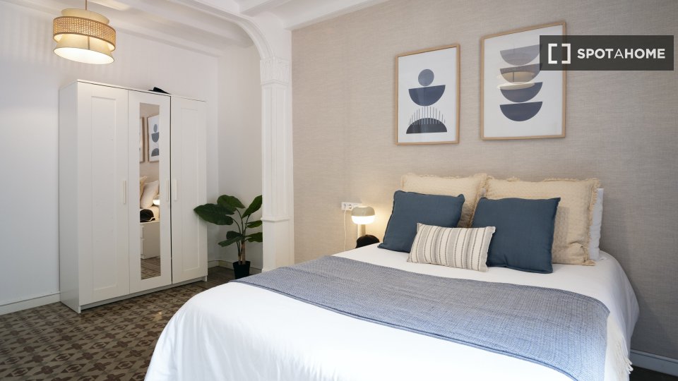 Double room Barcelona, 5 beds, 140m² — photo 32