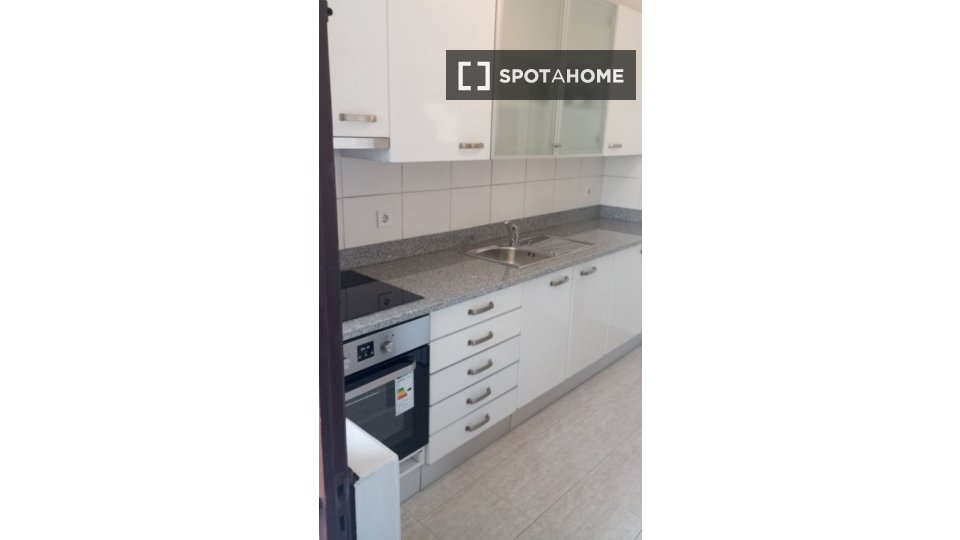 Double room Porto, 5 beds, 180m² — photo 15