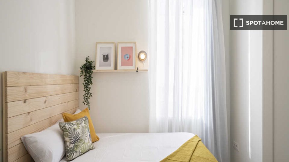 Double room Madrid, 17 beds — photo 60