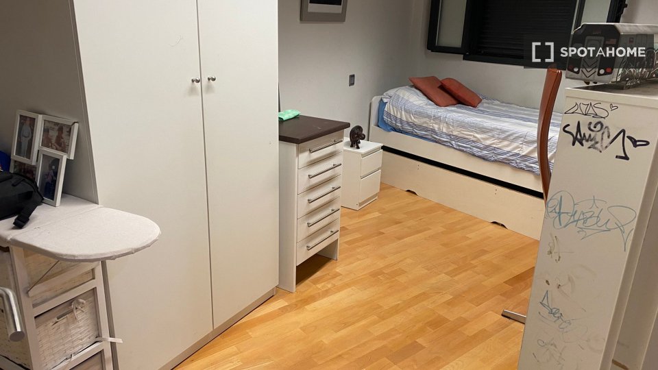 Double room Madrid, 3 beds, 160m² — photo 3