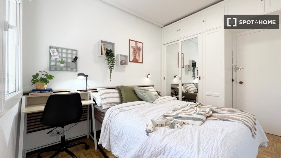 Double room Madrid, 6 beds — photo 11