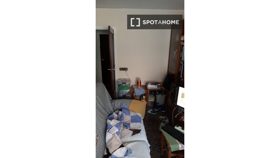 Double room Barcelona, 2 beds, 65m² — photo 13