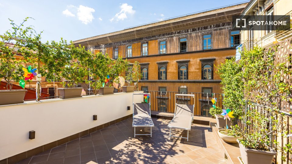 Apartment Naples, 1 bed, 66m² — photo 20