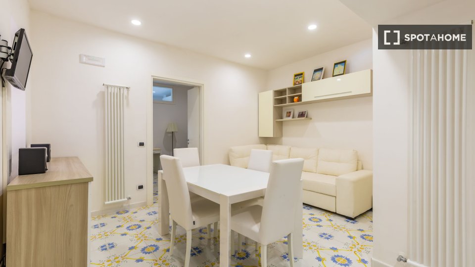 Apartment Naples, 2 beds, 43m² — photo 10