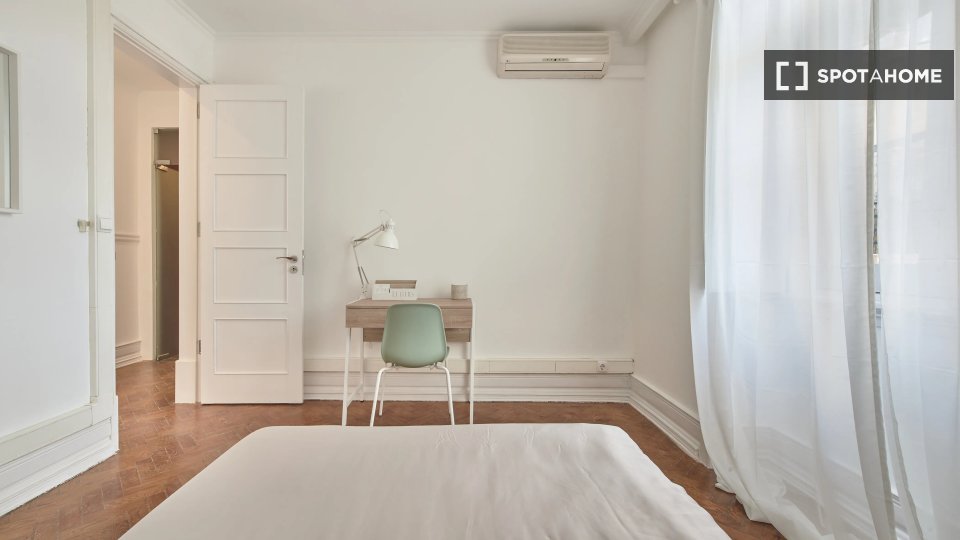 Double room Lisbon, 8 beds — photo 4