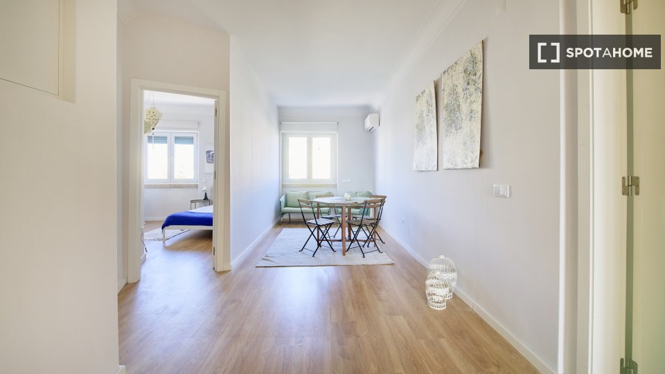 Double room Lisbon, 4 beds — photo 13