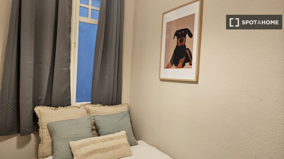 Double room Barcelona, 5 beds, 130m² — photo 2