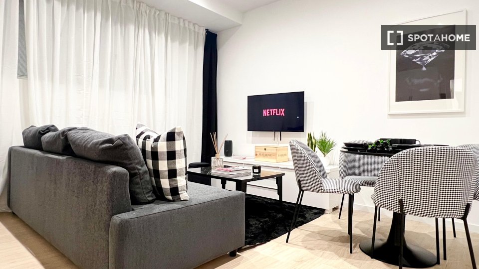 Apartment Milan, 1 bed — photo 8