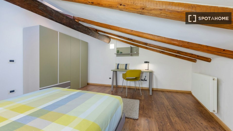 Double room Trento, 3 beds — photo 3