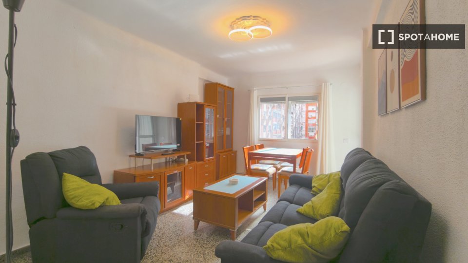 Double room Malaga, 3 beds, 79m² — photo 11