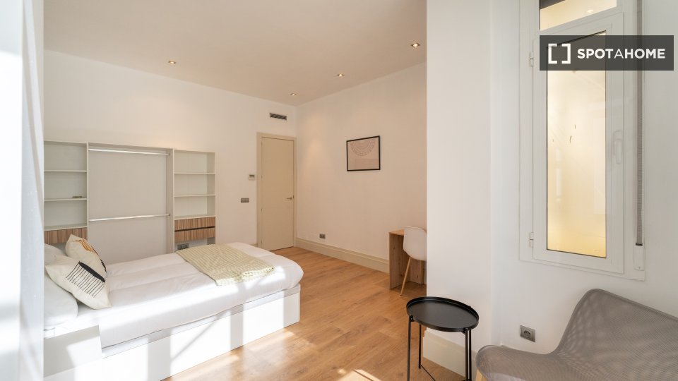 Double room Madrid, 6 beds — photo 6