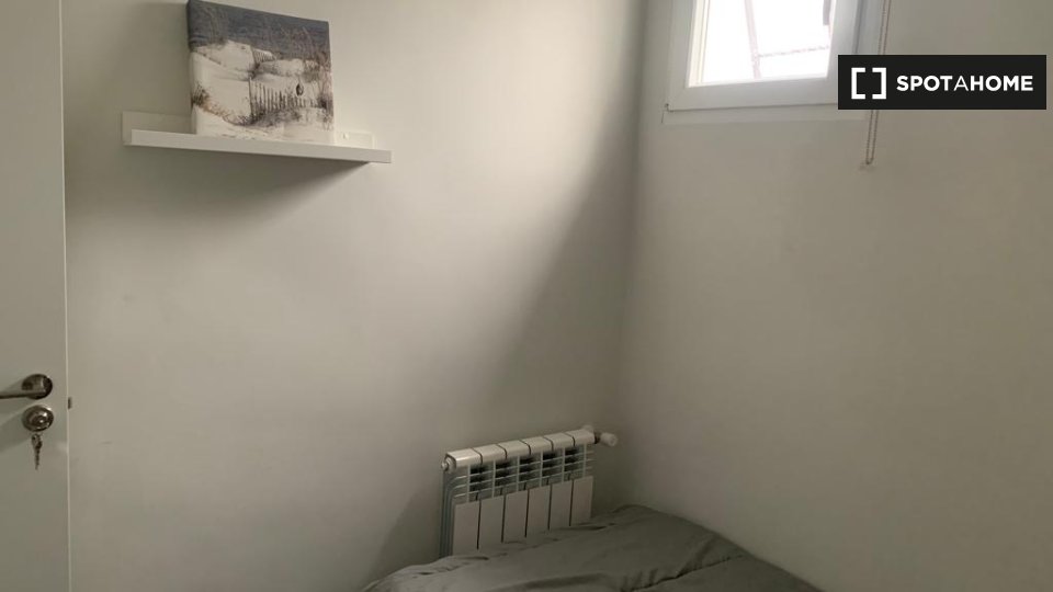 Double room Madrid, 5 beds — photo 19