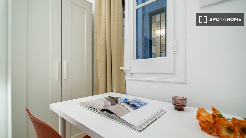 Double room Barcelona, 6 beds — photo 5
