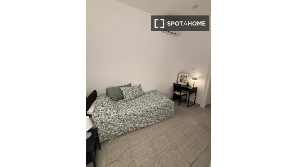 Double room Naples, 4 beds — photo 7