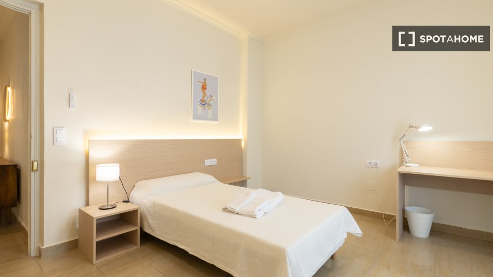 Chambre double Valence, 6 chambres, 100m² — photo 14