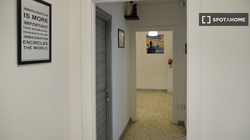 Double room Naples, 4 beds — photo 11