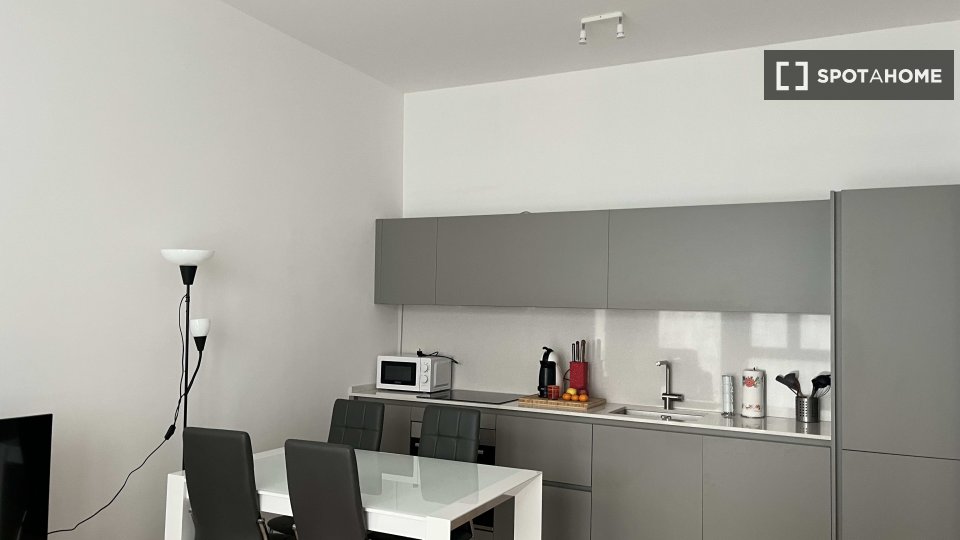 Appartamento con 1 camera da letto in affitto a Guastalla, Milano - en Milán
