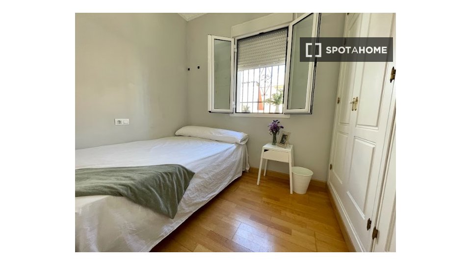Double room Seville, 12 beds, 300m² — photo 16