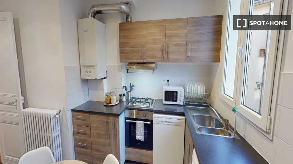 Double room Paris, 4 beds, 80m² — photo 3