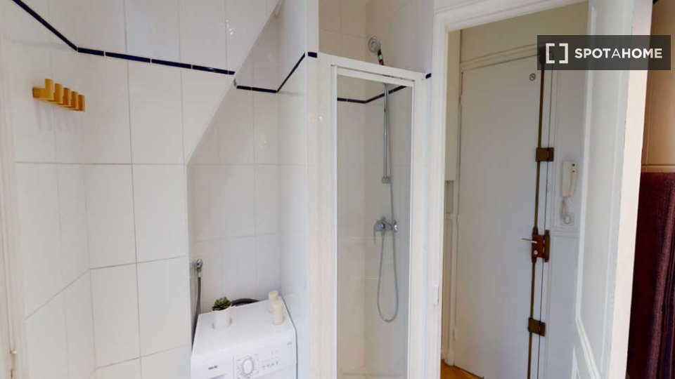 Double room Paris, 10 beds, 180m² — photo 3