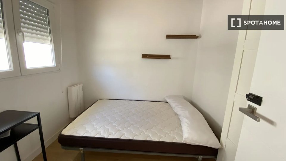 Double room Madrid, 18 beds — photo 21