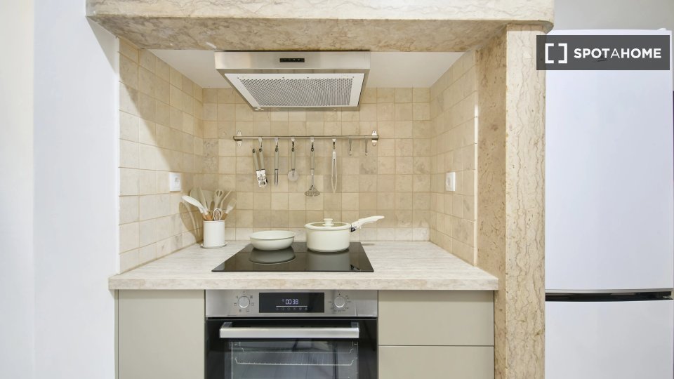 Double room Lisbon, 4 beds — photo 16