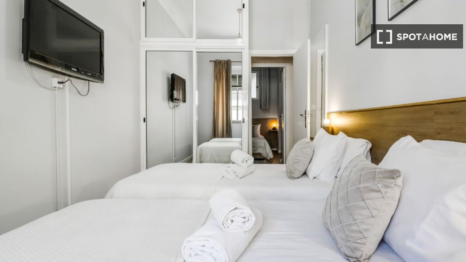 Apartment Lisbon, 2 beds — photo 2