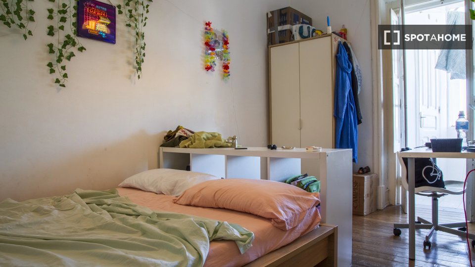 Double room Lisbon, 4 beds — photo 9