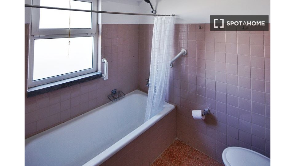 Apartment Lisbon, 2 beds — photo 9
