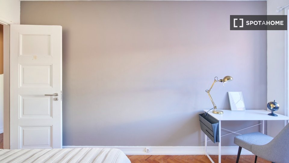 Double room Lisbon, 6 beds — photo 38